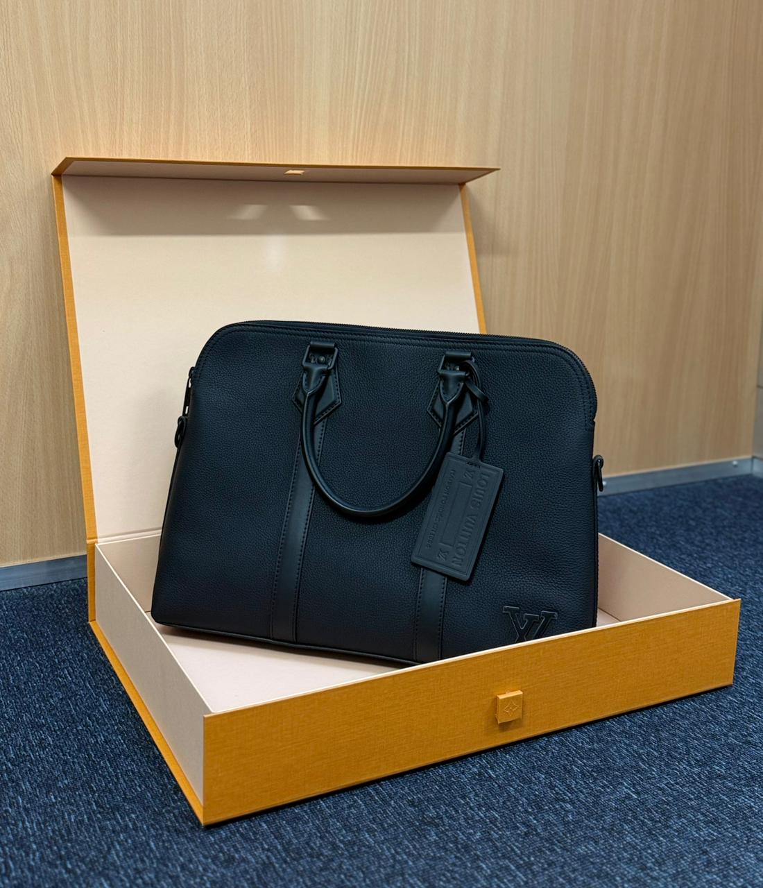 Louis Vuitton M59159 Aerogram Business Tasche Leder
