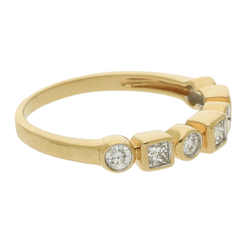 Ring mit Princessdiamanten und Brillanten 585/ 14 K Gold
