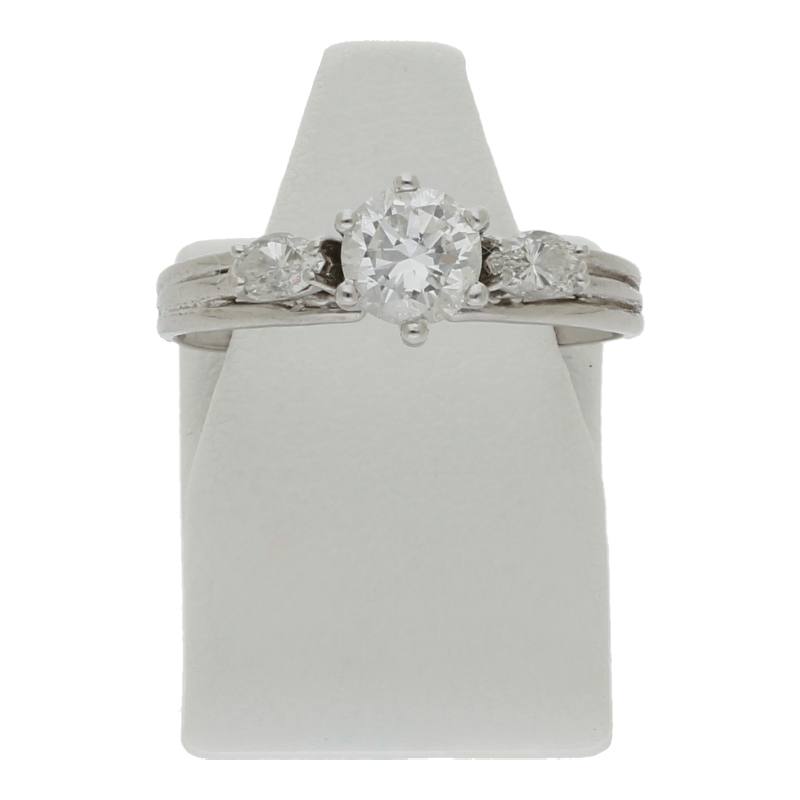 Diamantring 750 /18 K Weißgold Diamanten ca. 0,70 ct. (H) Weiß (Si) Kleine Einschlüsse Mittelstein ca. 0,50 ct, Besatzsteine (Navette) je  ca. 0,10 ct