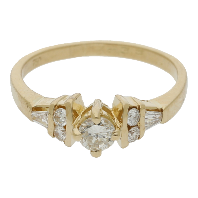 Rring mit Diamanten im Trapezschliff, ca. 0,50 ct